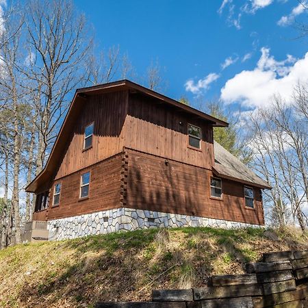 Dudley III By Avantstay Cosy Mountain Home W Hot Tub Great Views Пиджен Фордж Екстериор снимка